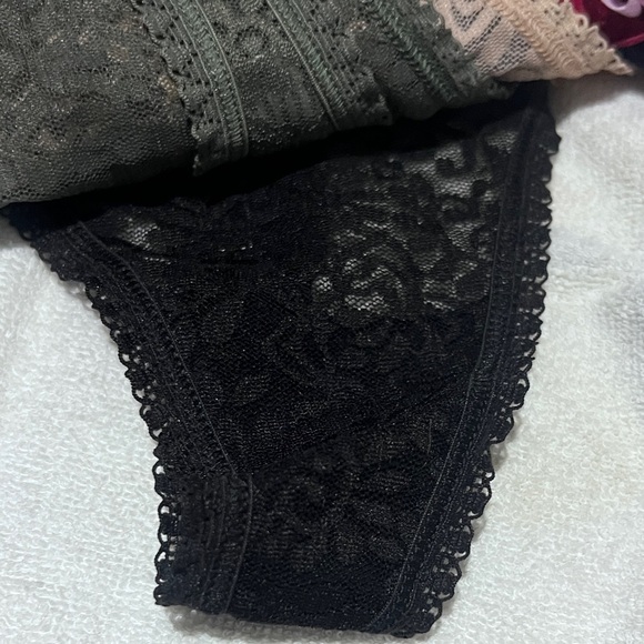 NWT 6 pairs Nearly Nude New Lace Women's thong Intimates in six colors - Picture 7 of 7